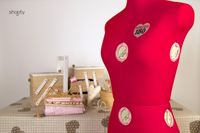 Shopty Manichino sartoriale regolabile DF150 Singer Red - Busto da sarta Small Medium Taglie 40/42 44 46 48 Acquista Ora