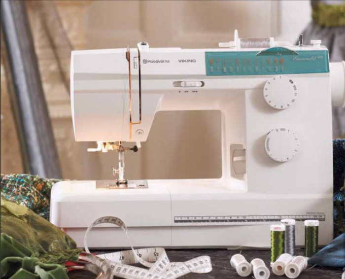 Shopty Macchina per cucire Husqvarna Emerald 118 Online